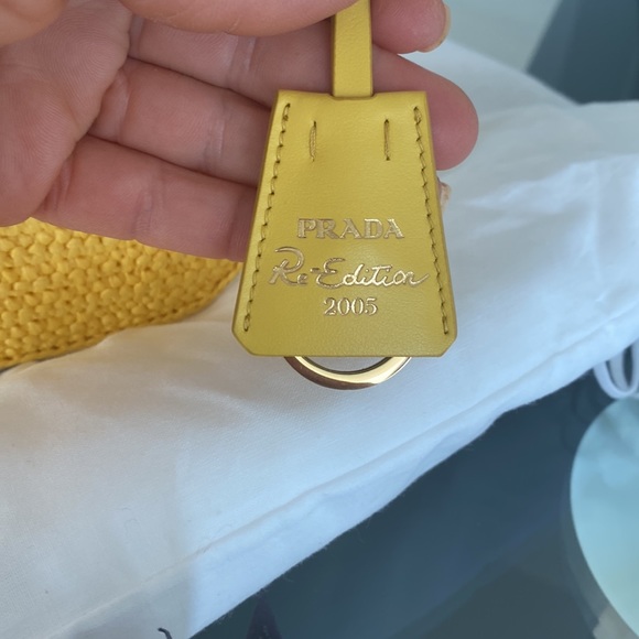 One week sale‼️ Prada Re-Edition 2005 yellow raffia bag - Picture 7 of 12